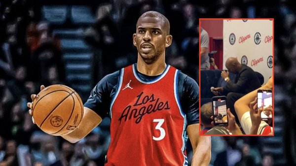 鼎冠策略 克里斯·保罗在洛杉矶快船队为他举办的迎新活动上，激动不已